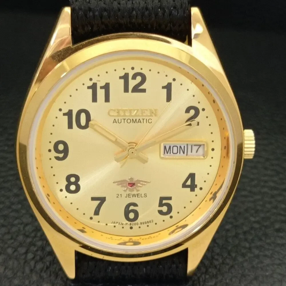 Vintage 1986 Citizen Automatic Mens Gold Watch W/daydate & Black accents